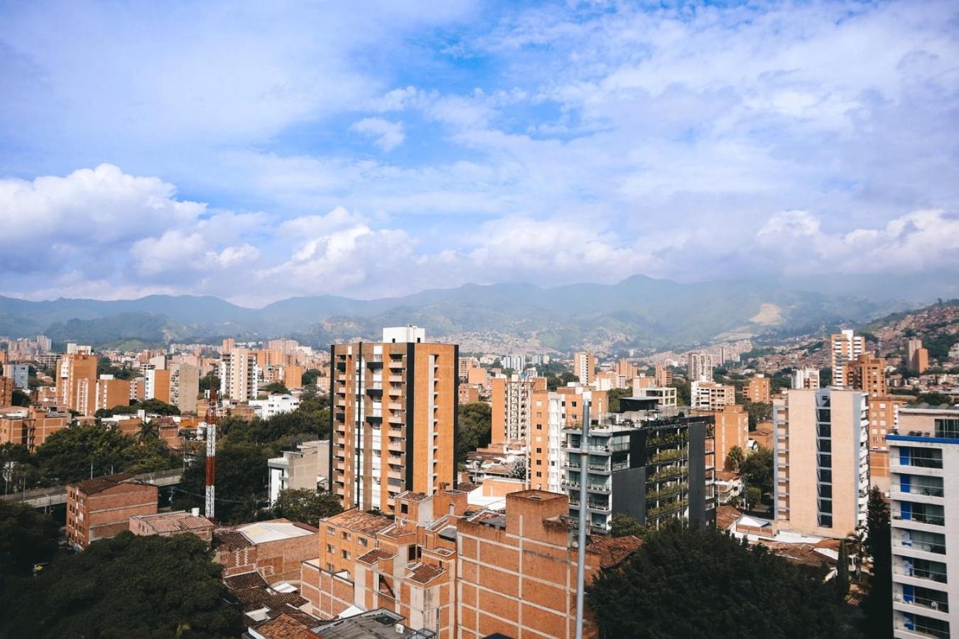 Rosa Negras Cozy Stadio Haven Medellín